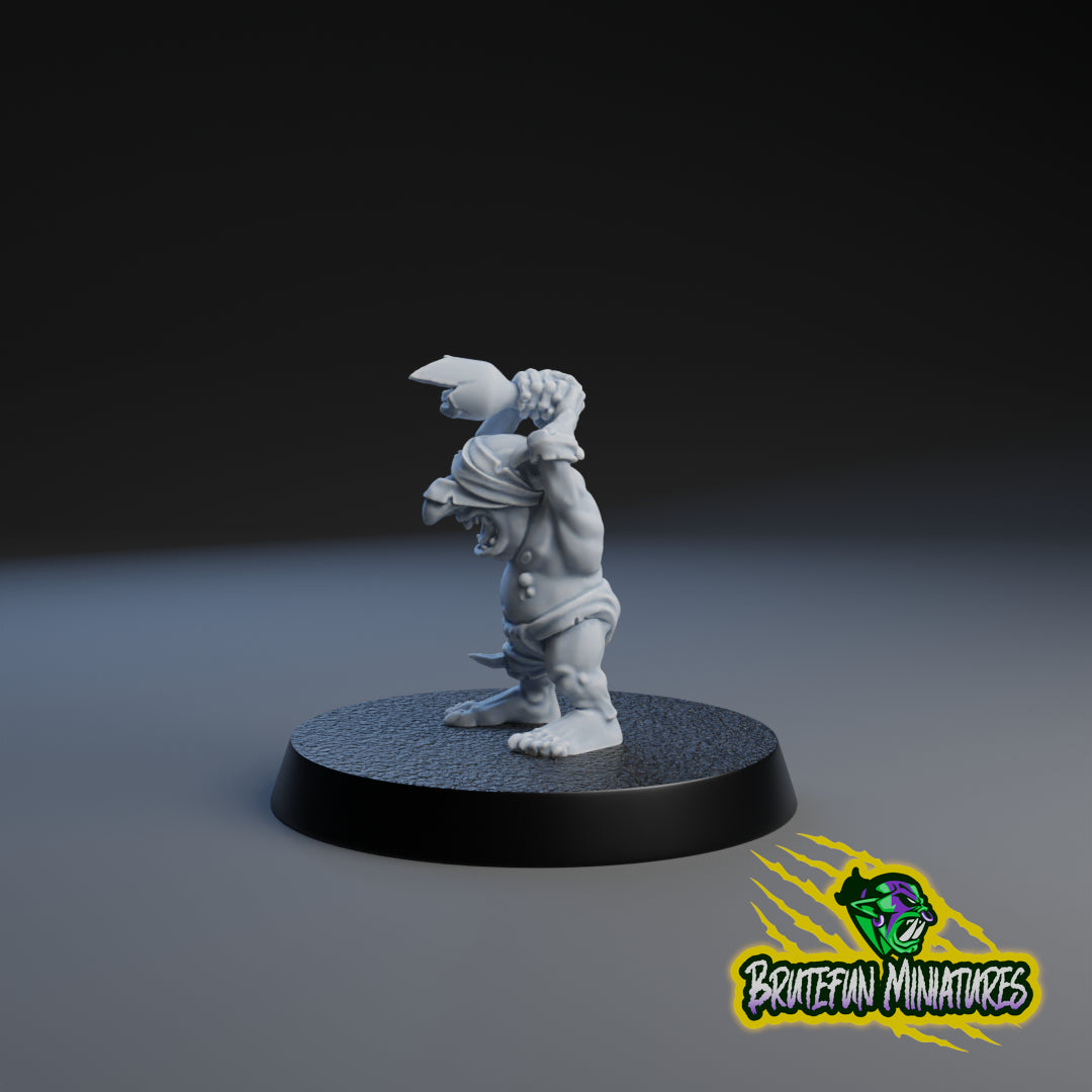 Goblin Runt 04 (Throwing a Broken Bottle)